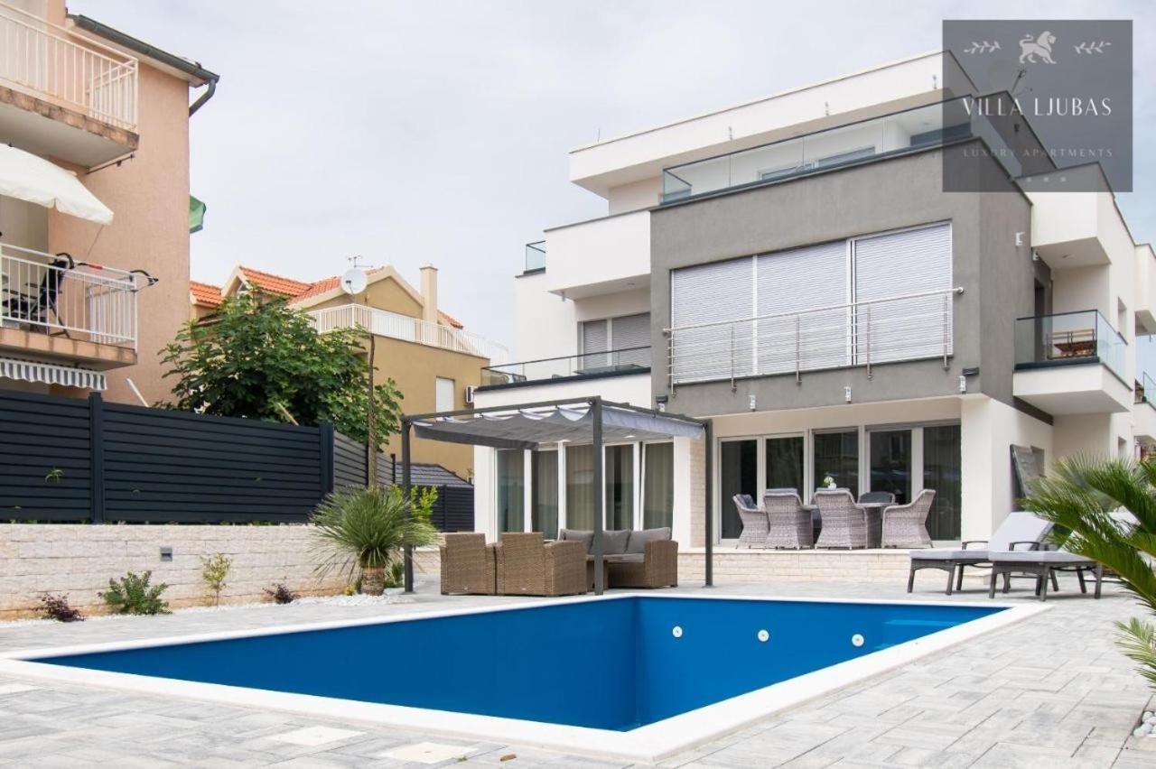 Villa Ljubas Srima Luaran gambar